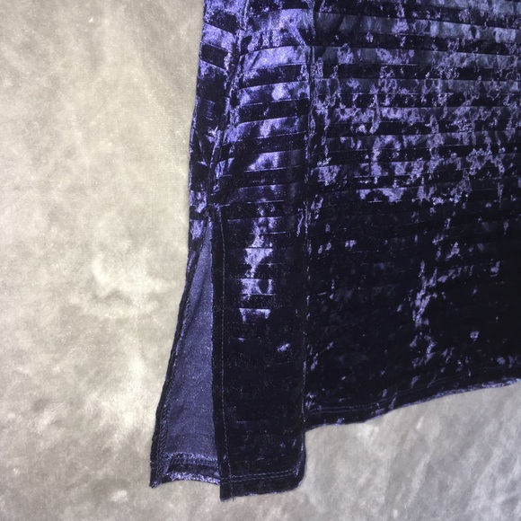 Everly Velvet Tee NWOT - Picture 4 of 6
